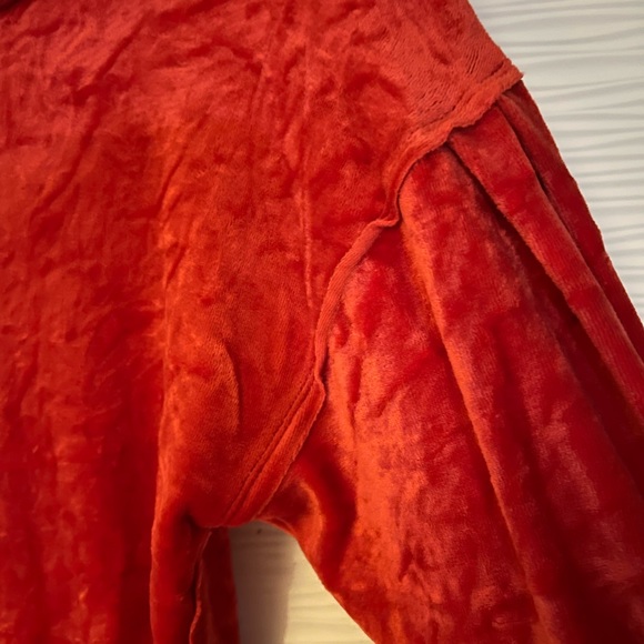 Free People Woman’s velvety long sleeve knits Vintage and Hard to Find - Picture 2 of 5